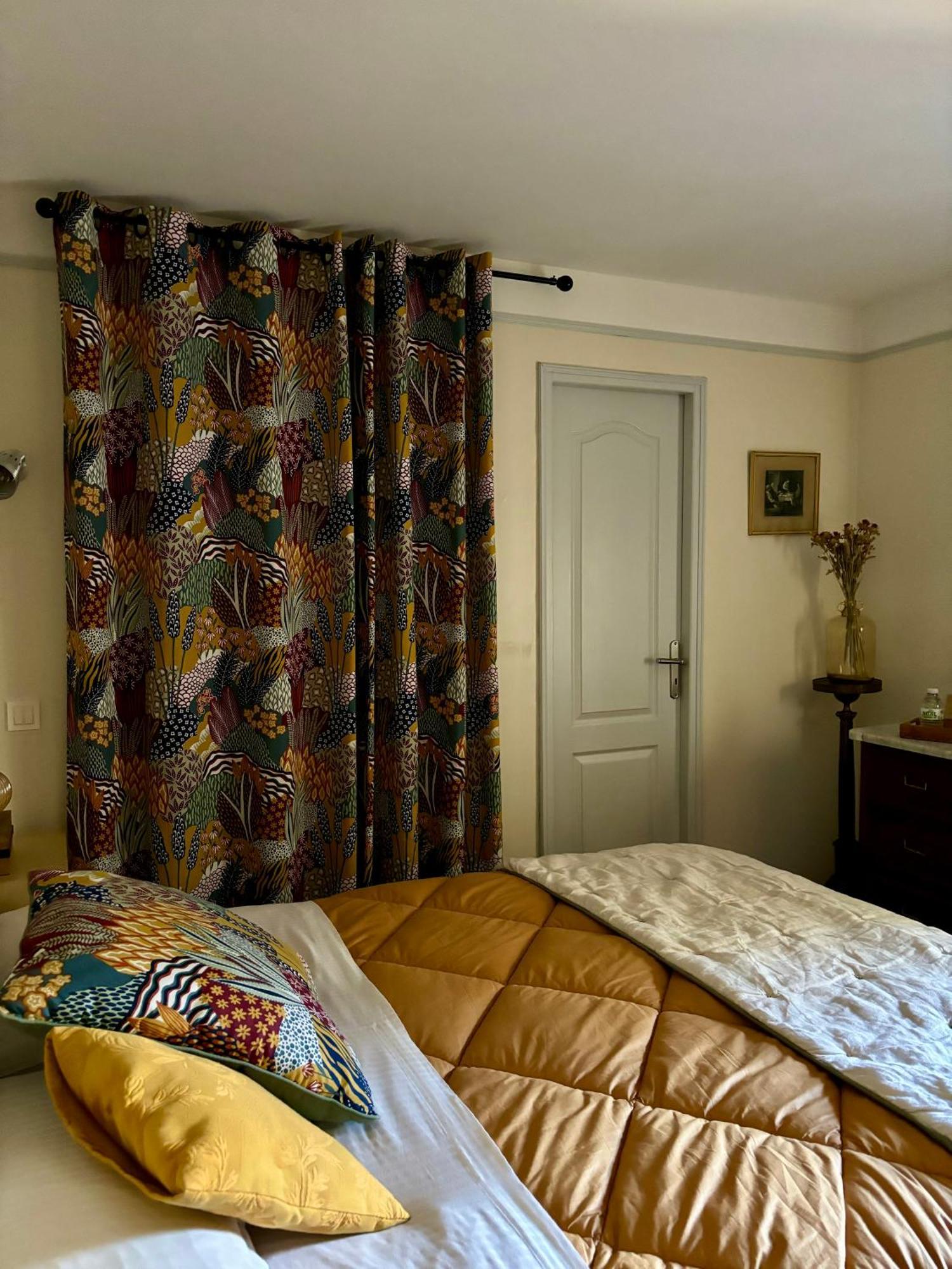 Domaine Du Commandeur Bed & Breakfast Mondragon Exterior photo