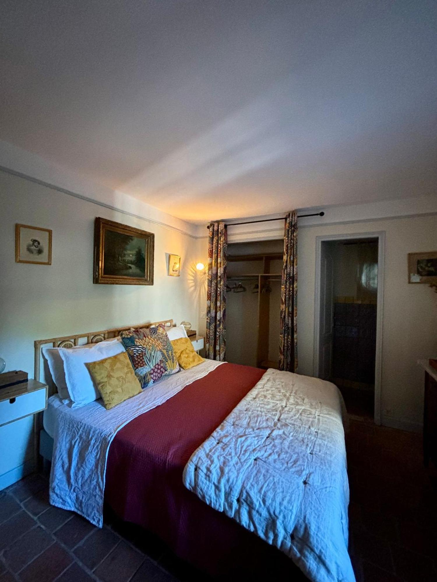 Domaine Du Commandeur Bed & Breakfast Mondragon Exterior photo